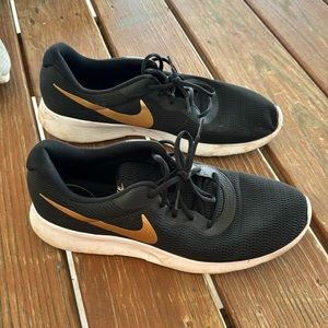 Men’s Nike shoes